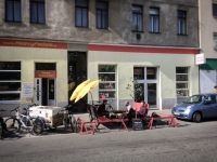http://www.x04x.com/files/gimgs/th-114_x04x_2019_0031_Fur_TrailerParkBank_VIE_Foto_01_1600.jpg